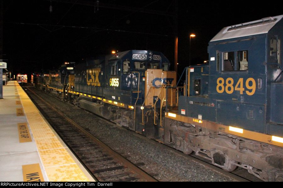 CSX 6055 on Q404